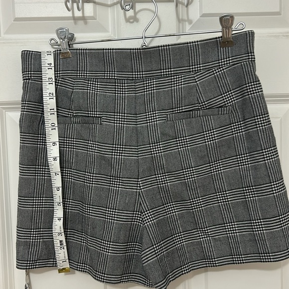Zara Women's Plaid Shorts Grey/Black Size Medium High Waist Side Zipper Pockets - Picture 3 of 6